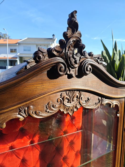Vitrine Luís XV  em ótimo estado