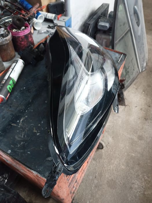 Farol direito Opel corsa E 2019