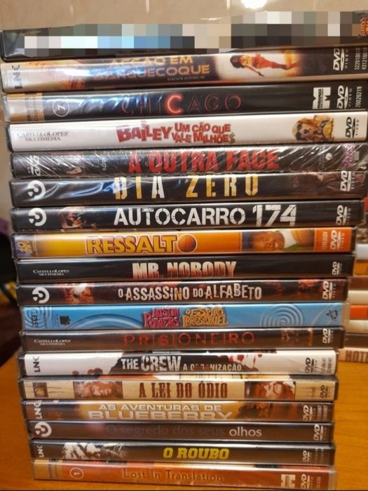 Coleção de DVDs de vários géneros