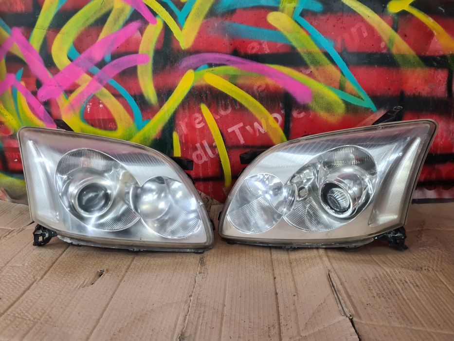 Drzwi przod prawe zderzak tyl lampy Toyota Avensis t25 209 czarna