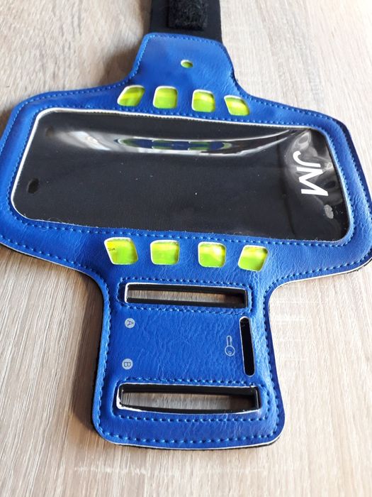 Sprzedam opaskę sportową na telefon.