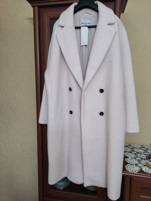 Продам пальто нове з бііркою від reserved
