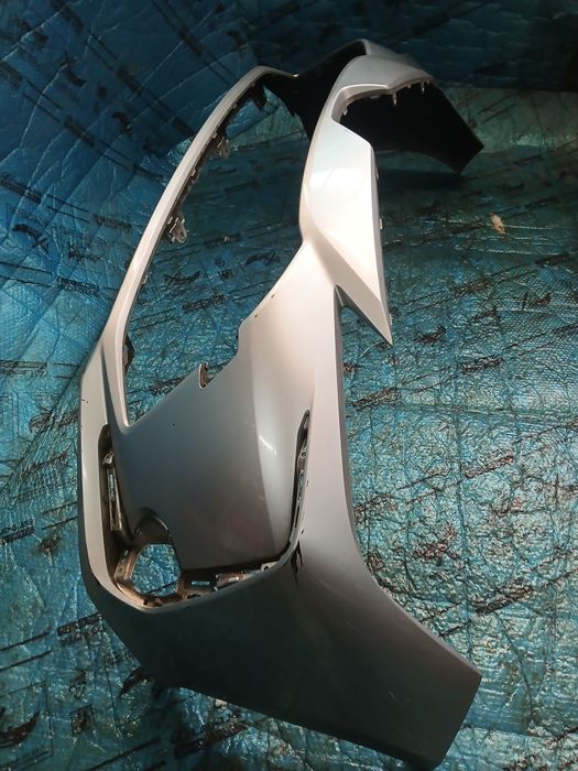 Zderzak przedni 040 TOYOTA COROLLA E21 sedan  1G3 szary 1L0 srebrny