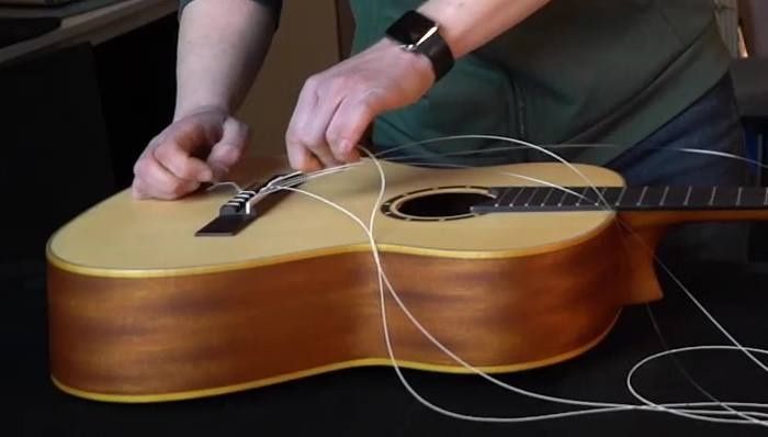 Установка струн. Чистка гітари. Налаштування.