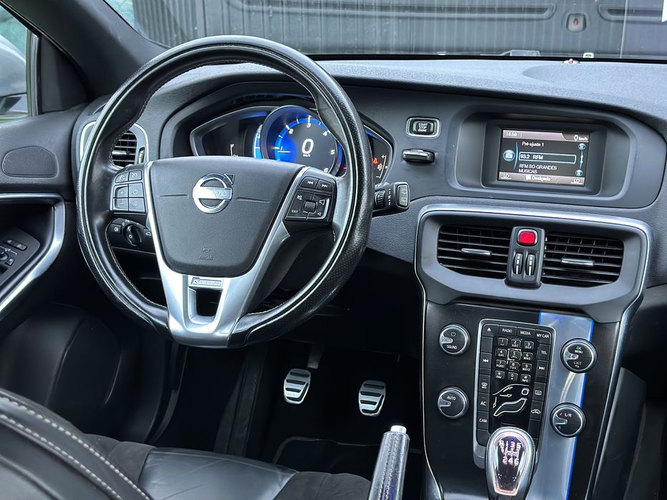 Volvo V40 1.6 D ‘ R-Design ‘   GARANTIA