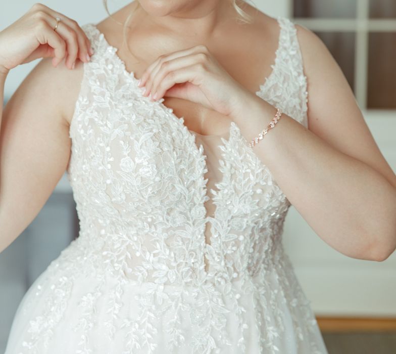Suknia ślubna z koronką