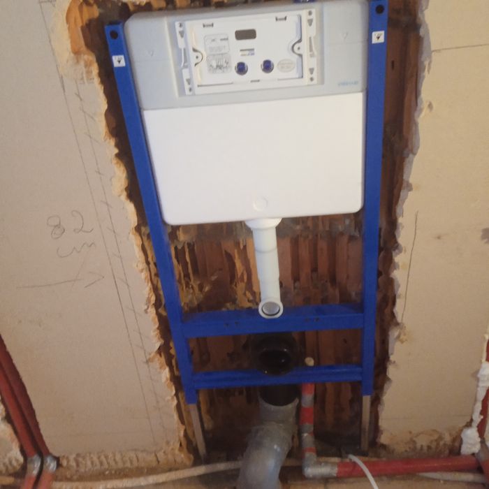 Hydraulik Instalator urządzeń sanitarnych.