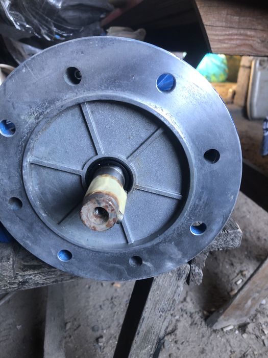 Продам двигатель 1.5кіловата пройзводітель Італия