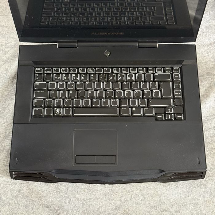 Ігровий ноутбук Nvidia + i5 + SSD