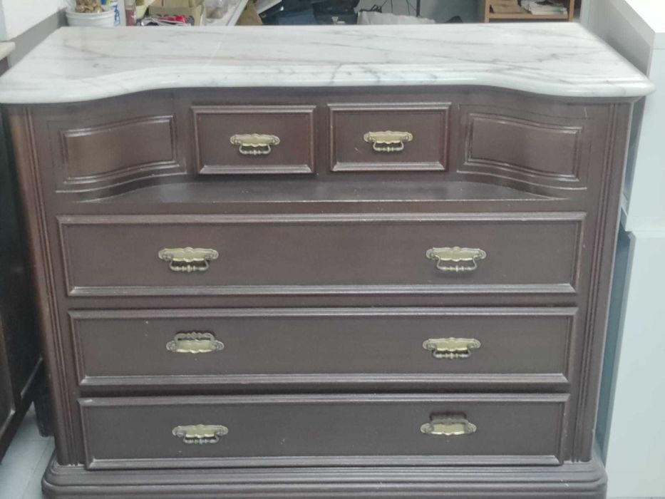 Cómoda estilo antigo