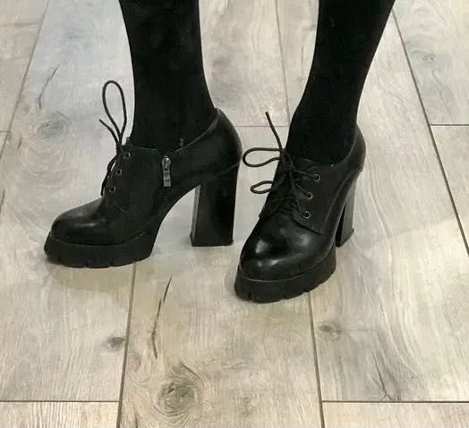 Ботильйони жіночі шкіряні, 38