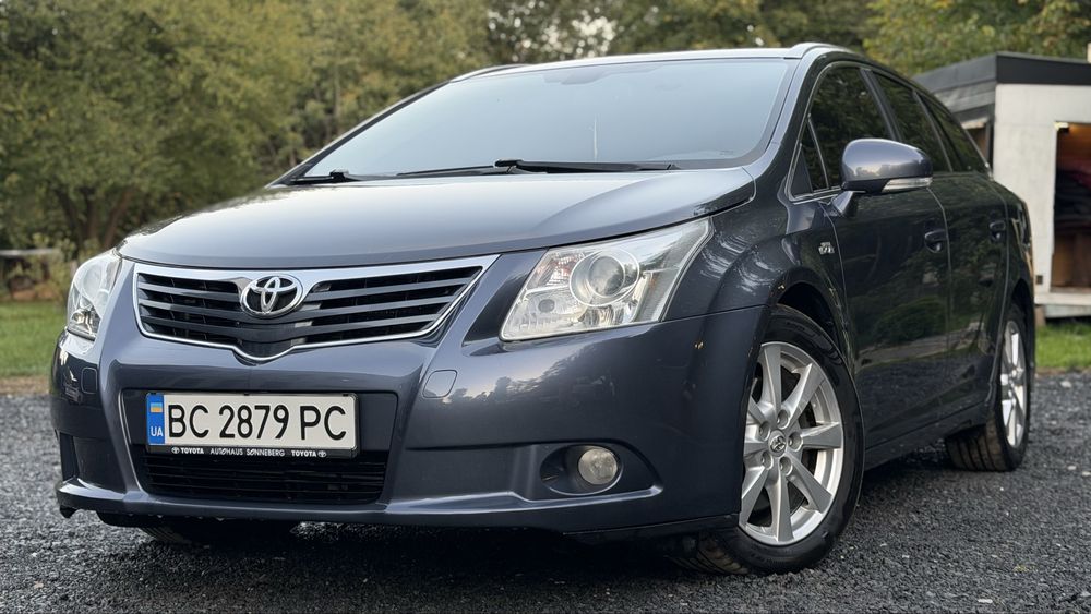 Toyota Avensis.