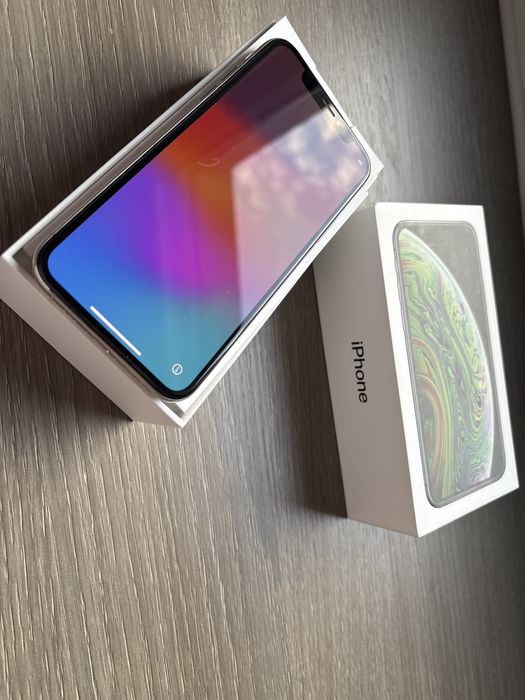 IPhone XS white silver