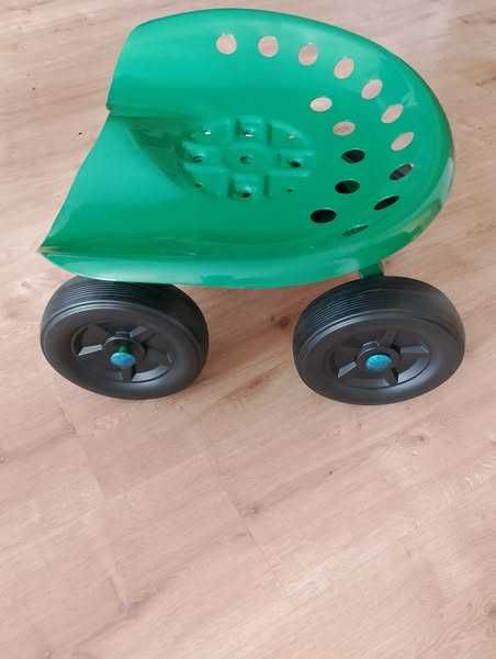 Mobilny fotel ogrodowy z regulacją wysokości