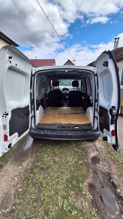 Renault kangoo 2011 1.5  продам