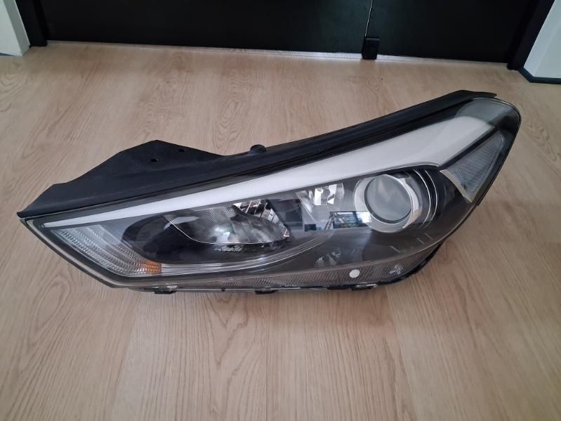 Hundai Tucson III lampa reflektor lewa przód