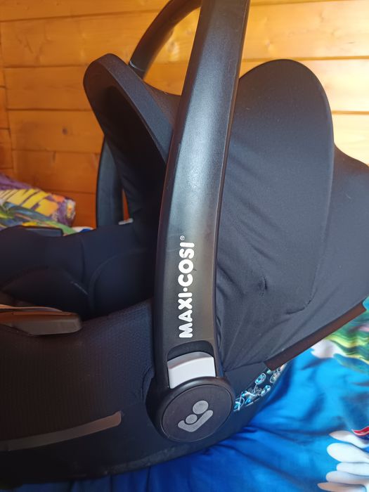 Cadeira auto maxi-cosi modelo CabrioFix i-Size