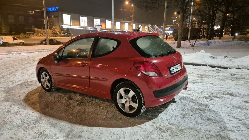 Продам свою крихітку у шикарному червоному кольорі