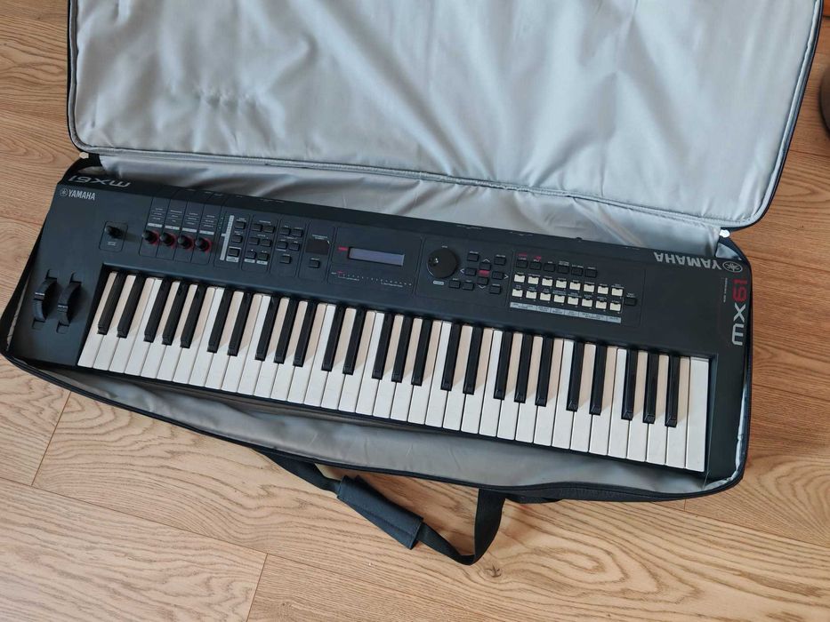 Syntezator Yamaha MX61