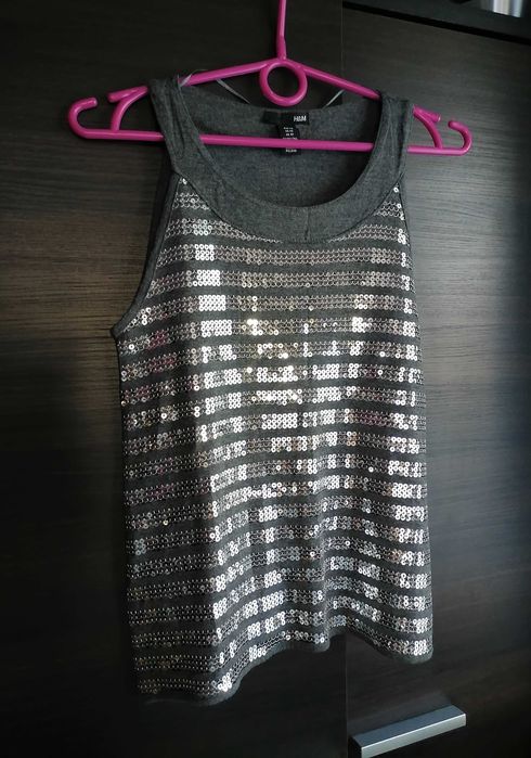 Srebrny top w stylu glamour