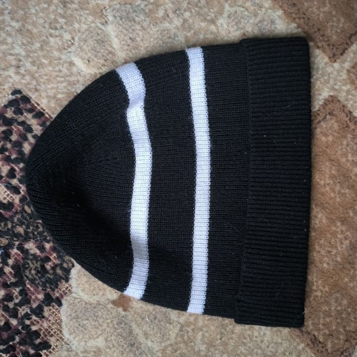 Шапка lacoste черная