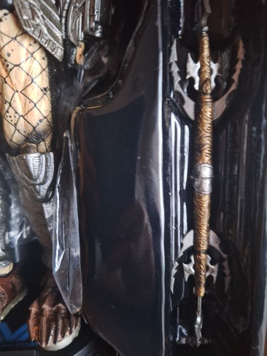 Elder predator 1:6