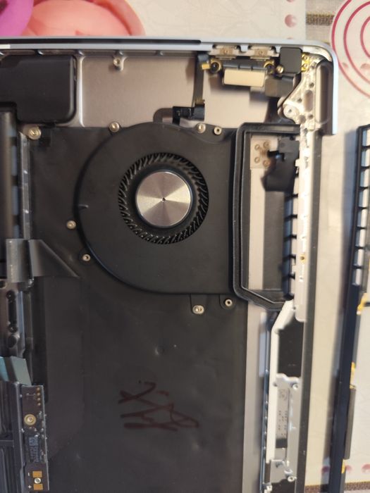 Топкейс ( палмрест) для MacBook Pro 16 (2019)