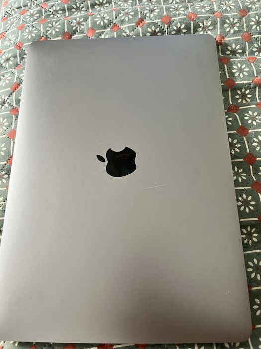 Vendo macbook pro 13polegada 2020 com touch, ecra partido