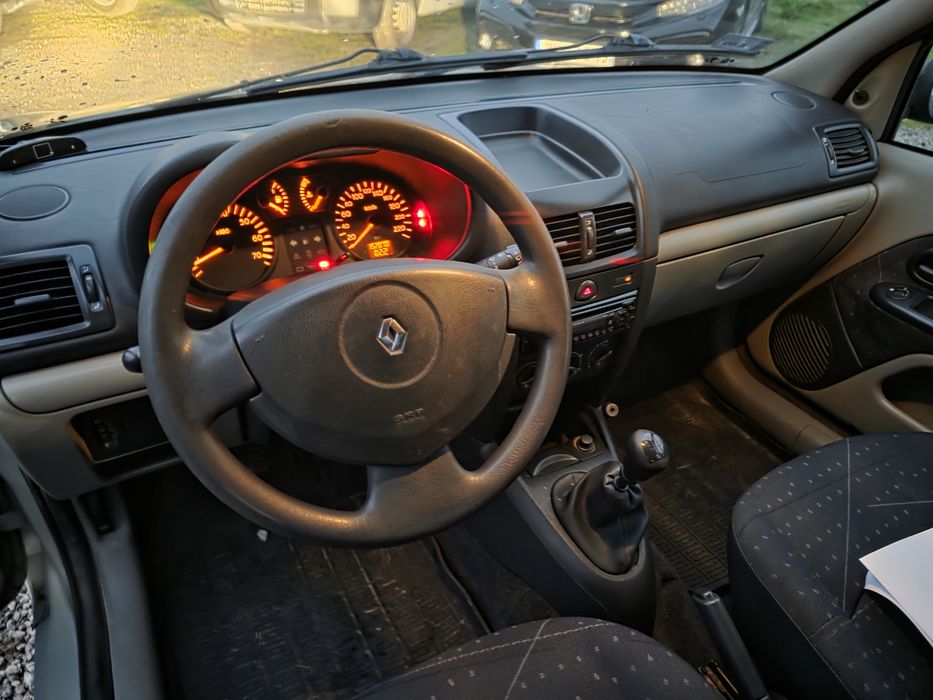 Renault  Clio 1.2 benzyna 65 km 2002 rok 152000 km