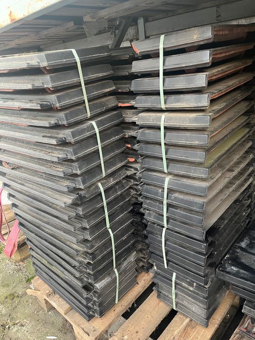 Dachówka ceramiczna domino , czarna matowa angoba , creaton