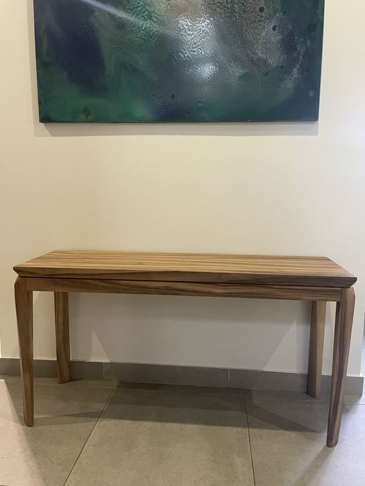 Консольний столик