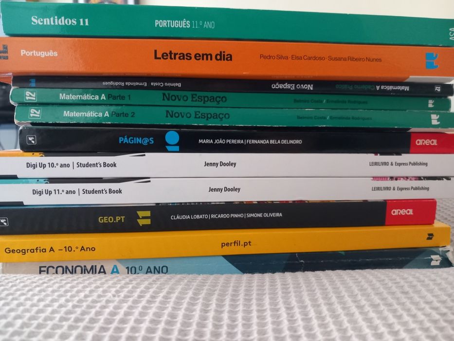 Livros escolares usados