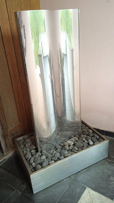 Fonte decorativa em aço inoxidável