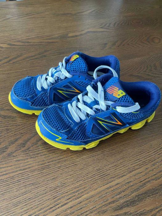 Кросівки New Balance на хлопчика у відмінному стані  Розмір 34.5