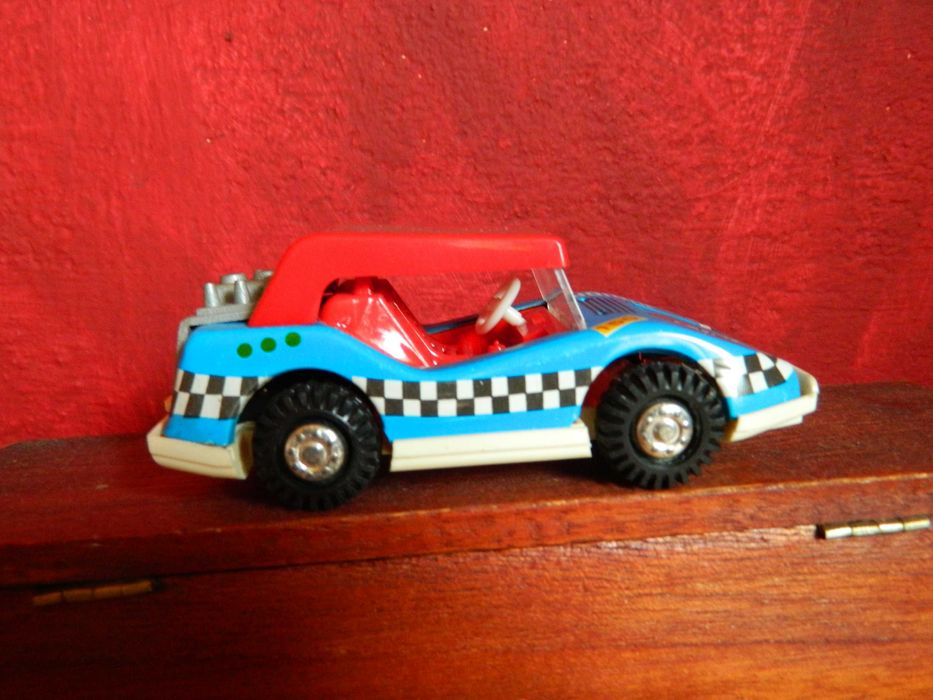 Samochodzik sportowy PRL nowy