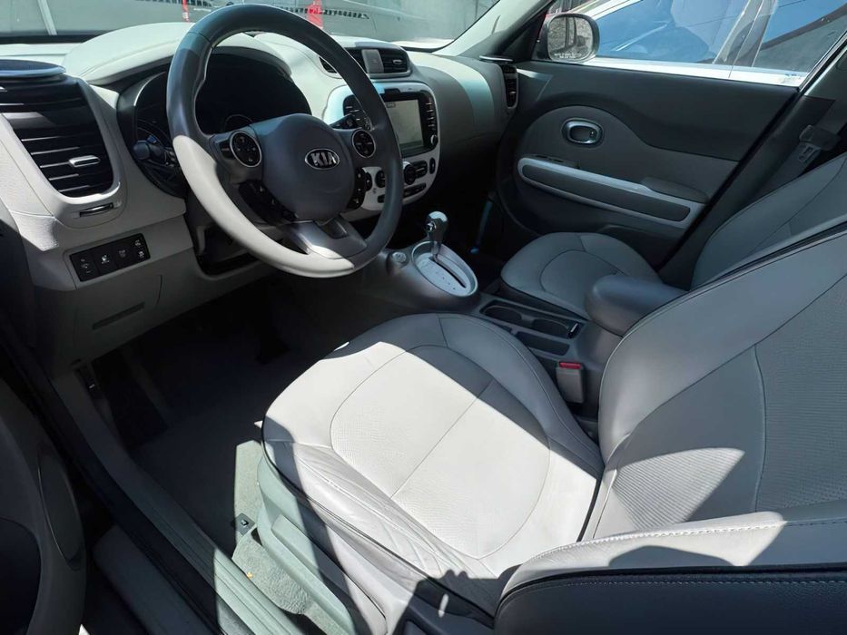Kia Soul EV      2015