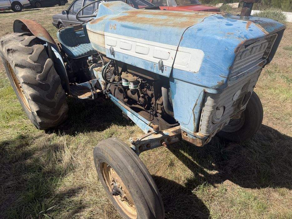 Trator Ford 3000