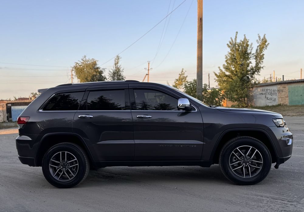 Продам JEEP Grand Cherokee 3.6 2021
