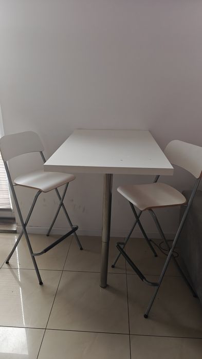 Stolik i 2 krzesła (honkery)