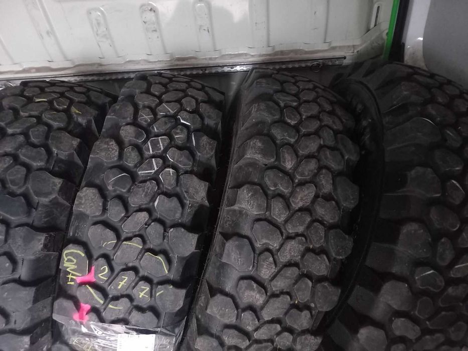 Шина 335/80R20 Continental резина скат вживана 15-16 мм