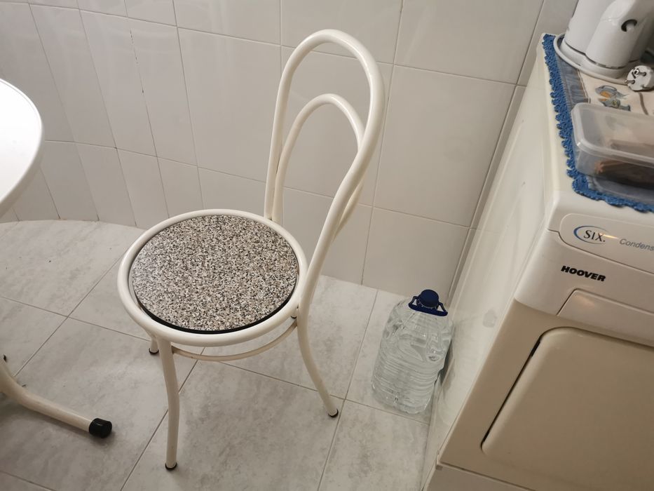 Mesa de Cozinha e Cadeiras