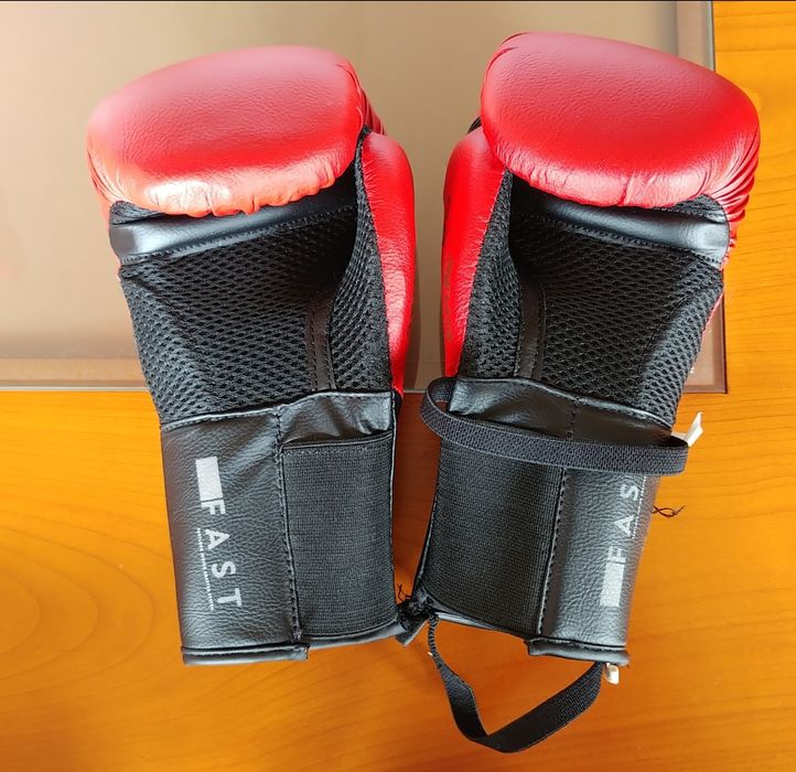Saco de boxe + luvas