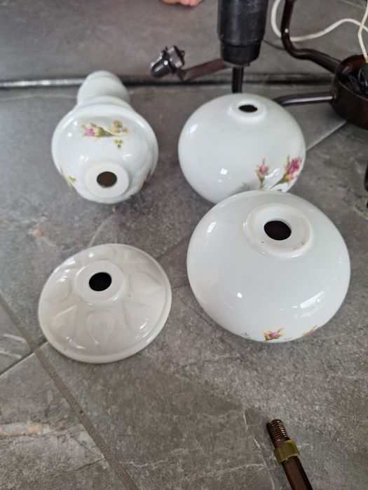 Stara lampa jak róże iwona chodzież