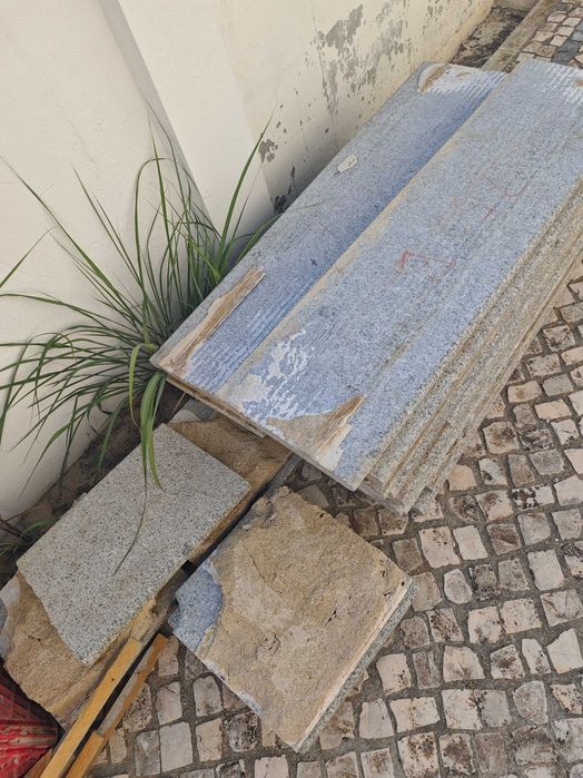 Bordadura de piscina em granito cinza