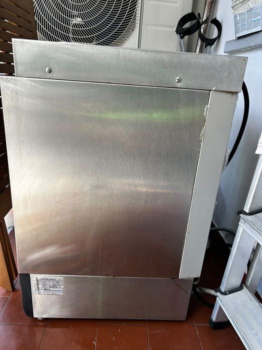Máquina de lavar loiça industrial – Omnigraf/Omniwash