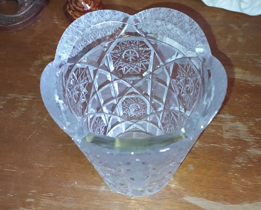 Красивая ваза.Вазы для цветов. Хрусталь.