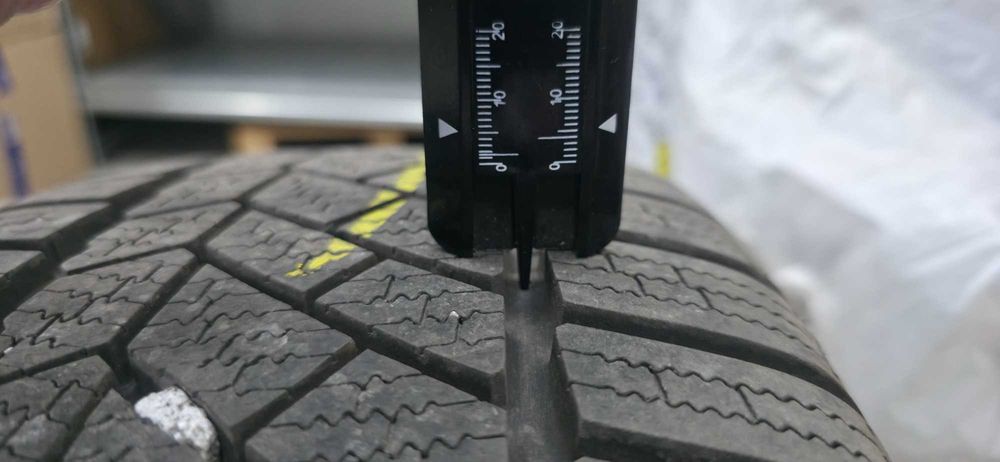 FELGI ALUMINIOWE  Z OPONAMI Zimowymi  205/55 R18 96H Continental