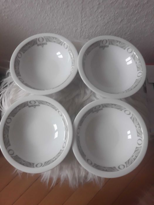 Miseczki 4szt., porcelana Orbis, marki Lubiana, sygnowane.