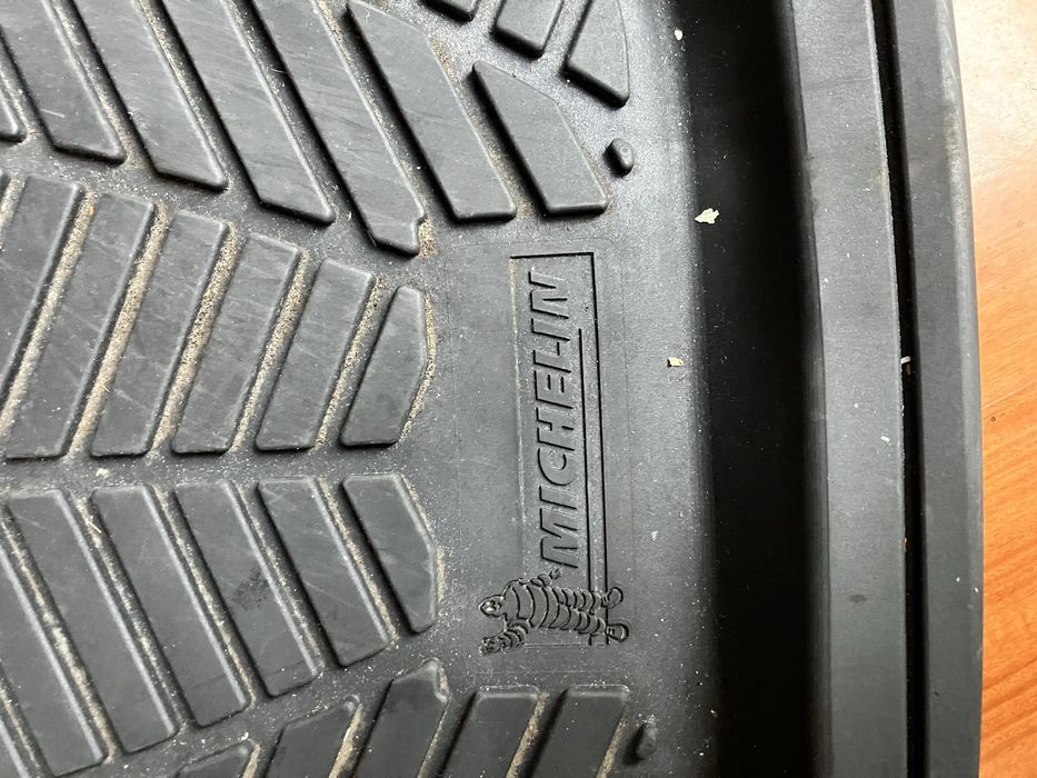 2 Tapetes carro Michelin