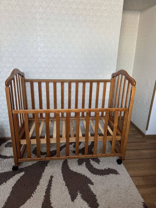 Дитяче ліжечко, ліжко,